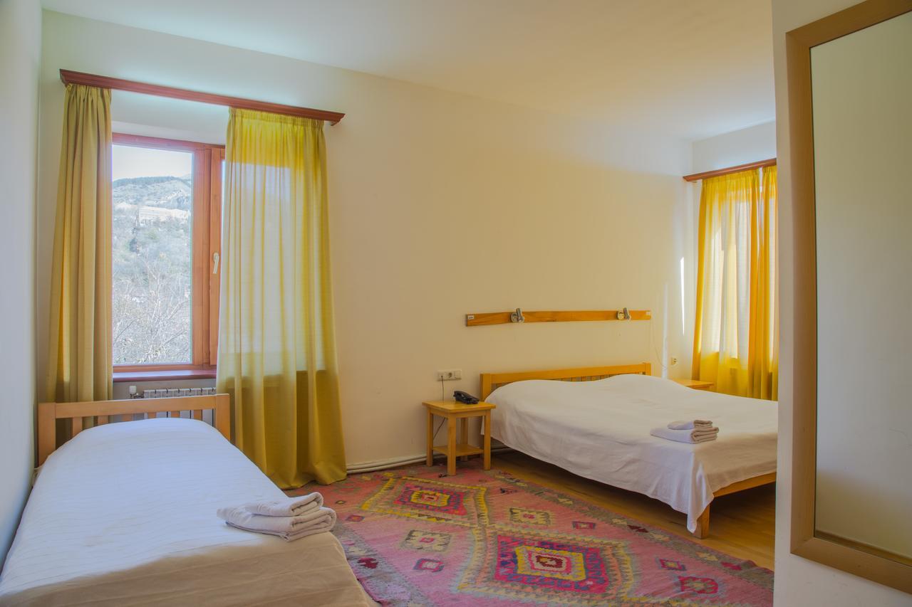 Hotel Mirhav غوريس المظهر الخارجي الصورة
